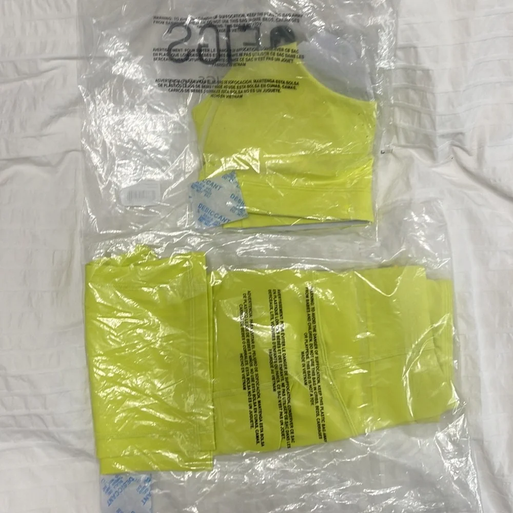 Figs citrine performance underscrub sports bra and biker shirt sold out online - Picture 2 of 2